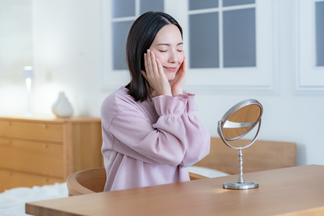 ③夜のスキンケアをいつもより念入りに行う