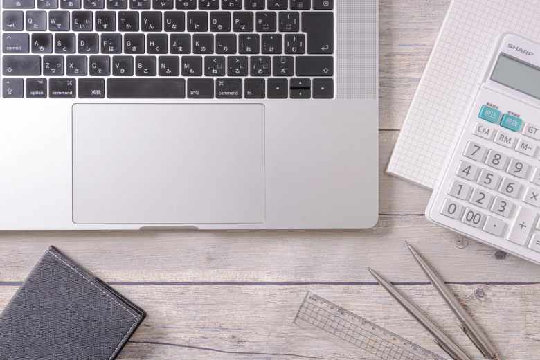 頭の中で考え込むこと