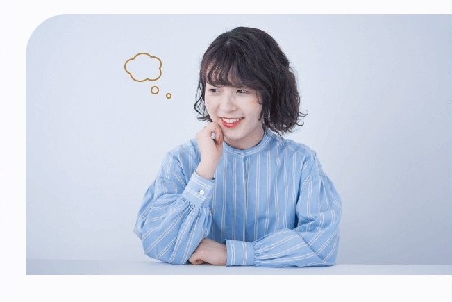 考える表情の萌さん（吹き出しアイコン）