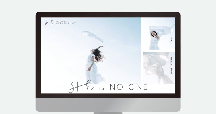 iMacに表示された、白いドレスの女性が空に向かって舞い上がるSHEのブランドサイト「SHE is NO ONE」の画面