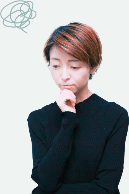 考え込む表情で頰に手を当てるBeforeの本人。もやもやとした落書き装飾付き