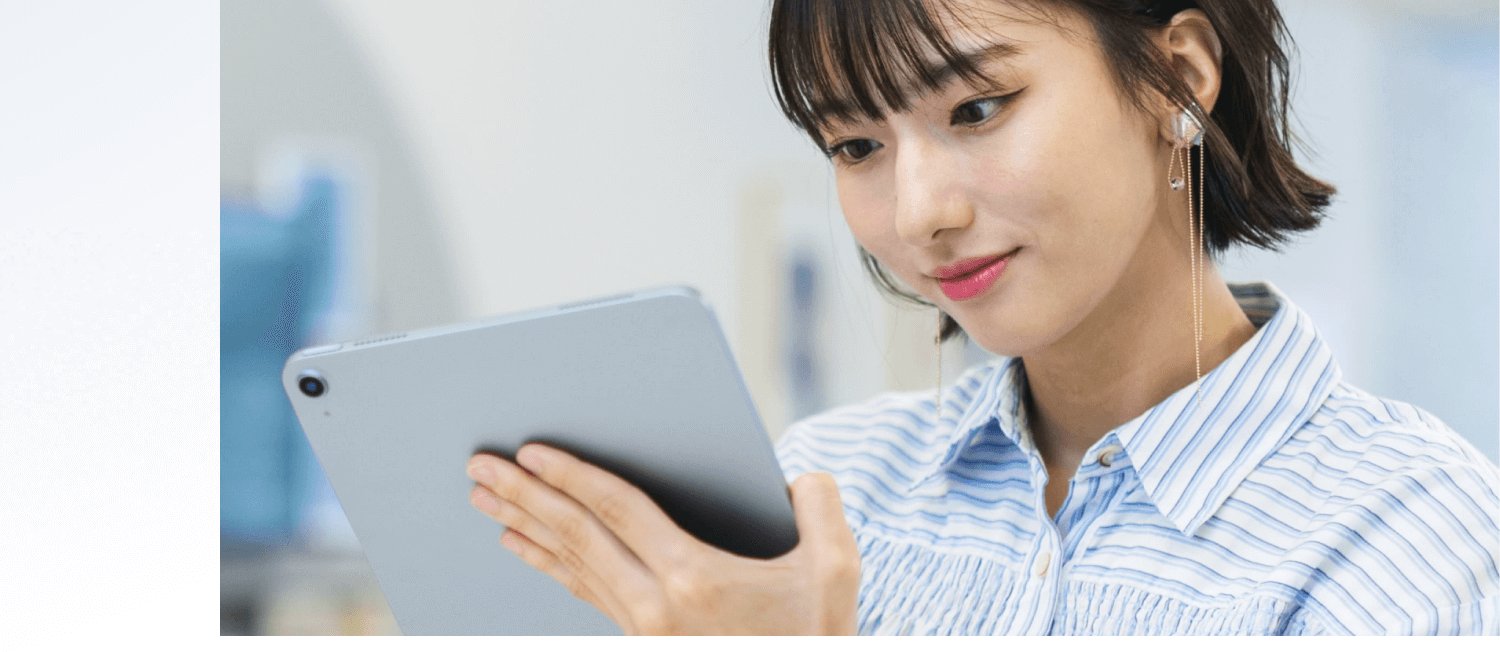 iPadを操作する姫奈さん