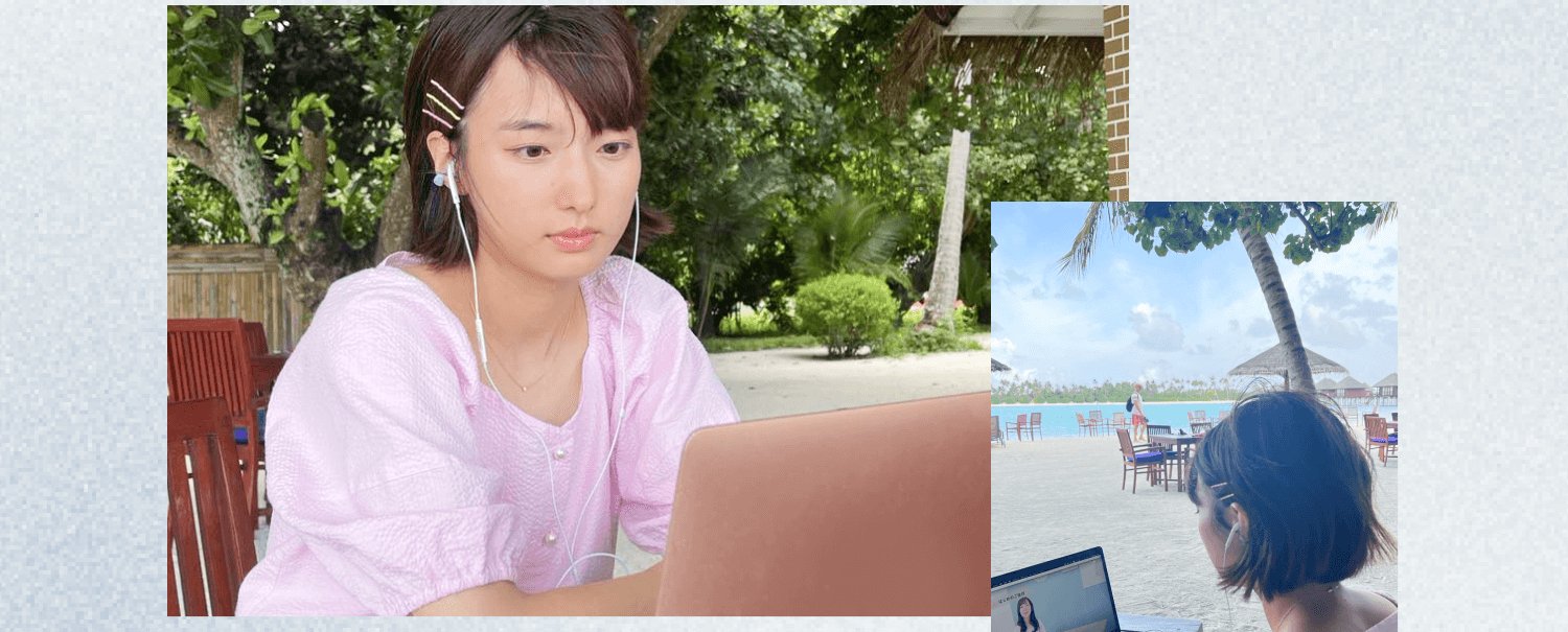 リゾート地でノートPCに向かう写真とビーチの写真の2枚組